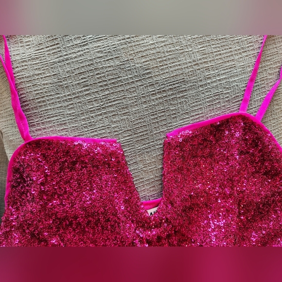 Walter Baker SPLIT NECK MADINA BODYCON MIDI SEQUIN DRESS NWT SIZE 2 - Picture 6 of 12